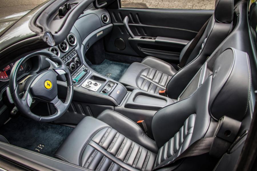 Интерьер Ferrari 575 Superamerica 2005 года  (фото 41 из 79)